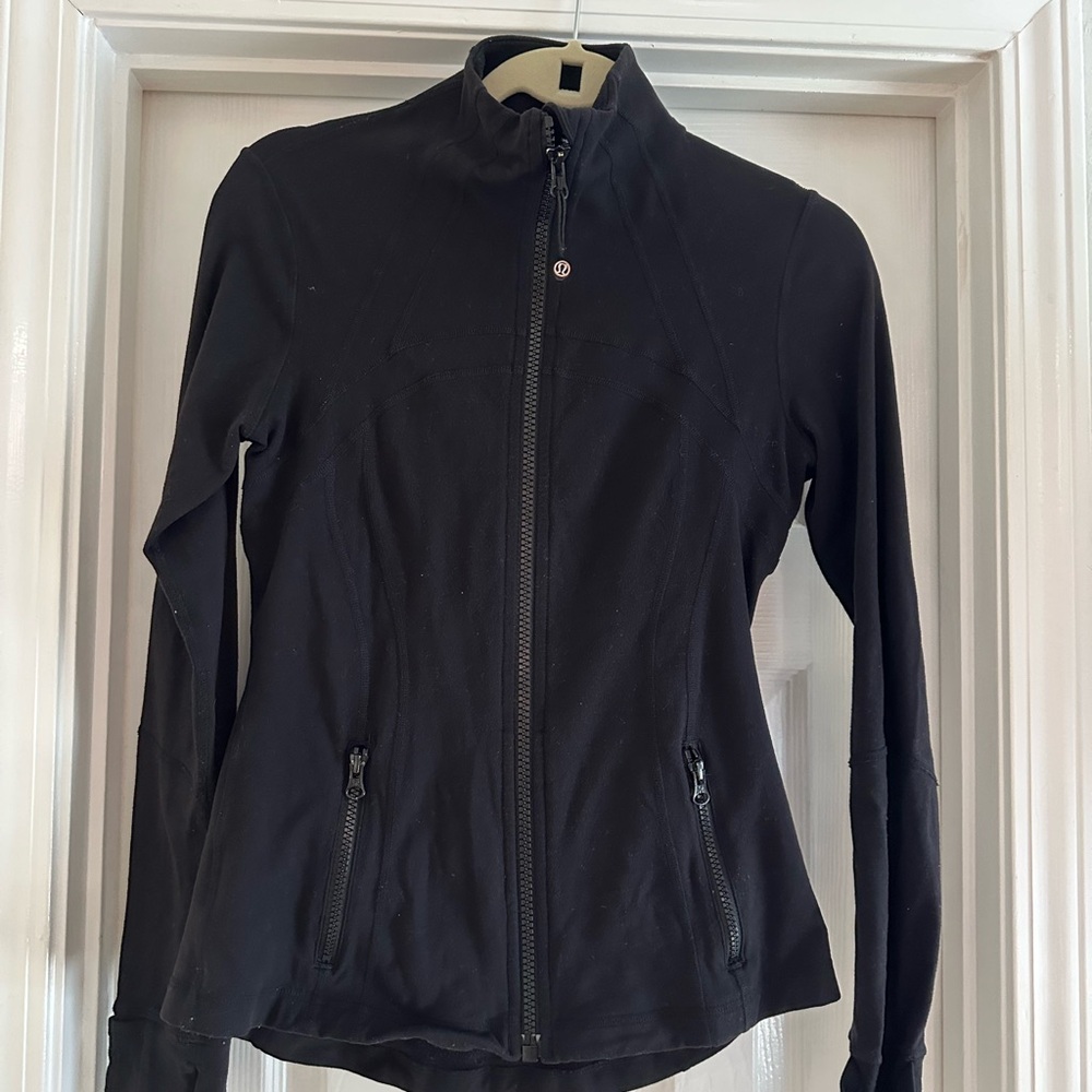black lululemon jacket